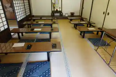 清凉寺の本殿・本堂