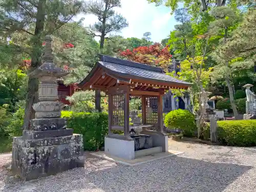 岩殿山安楽寺（吉見観音）の手水舎