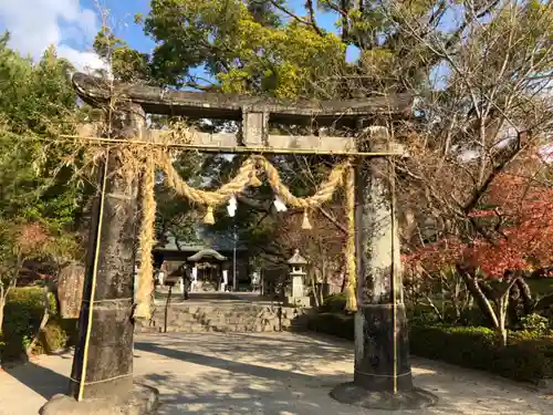 與止日女神社の鳥居