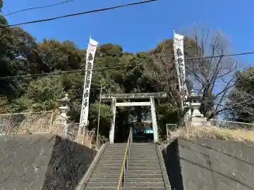熊野神社(久保一色)の{uncategorized: "未分類", other: "その他", undefined: "問題あり", building: "その他建物", grave: "お墓", sacred_gate: "鳥居", guardian: "狛犬", statue: "像", buddha: "仏像", history: "歴史", nature: "自然", garden: "庭園", animal: "動物", pagoda: "塔", temizu: "手水舎", mountain_gate: "山門・神門", sanctuary: "本殿・本堂", subordinate: "末社・摂社", art: "芸術", scenery: "景色", jizo: "地蔵", ema: "絵馬", goshuin: "御朱印", omikuji: "おみくじ", items: "授与品その他", amulet: "お守り", goshuincho: "御朱印帳", eats: "食事", festival: "お祭り", votive_dance: "神楽", shichigosan: "七五三参", wedding: "結婚式", experience: "体験その他", initially: "初詣", around: "周辺", anti_infection: "感染症対策"}