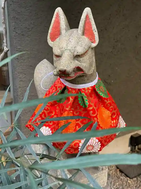 五十稲荷神社(栄寿稲荷神社)の{uncategorized: "未分類", other: "その他", undefined: "問題あり", building: "その他建物", grave: "お墓", sacred_gate: "鳥居", guardian: "狛犬", statue: "像", buddha: "仏像", history: "歴史", nature: "自然", garden: "庭園", animal: "動物", pagoda: "塔", temizu: "手水舎", mountain_gate: "山門・神門", sanctuary: "本殿・本堂", subordinate: "末社・摂社", art: "芸術", scenery: "景色", jizo: "地蔵", ema: "絵馬", goshuin: "御朱印", omikuji: "おみくじ", items: "授与品その他", amulet: "お守り", goshuincho: "御朱印帳", eats: "食事", festival: "お祭り", votive_dance: "神楽", shichigosan: "七五三参", wedding: "結婚式", experience: "体験その他", initially: "初詣", around: "周辺", anti_infection: "感染症対策"}