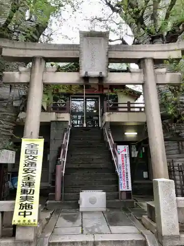 誕生八幡神社の鳥居