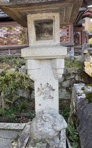 三尾神社の{uncategorized: "未分類", other: "その他", undefined: "問題あり", building: "その他建物", grave: "お墓", sacred_gate: "鳥居", guardian: "狛犬", statue: "像", buddha: "仏像", history: "歴史", nature: "自然", garden: "庭園", animal: "動物", pagoda: "塔", temizu: "手水舎", mountain_gate: "山門・神門", sanctuary: "本殿・本堂", subordinate: "末社・摂社", art: "芸術", scenery: "景色", jizo: "地蔵", ema: "絵馬", goshuin: "御朱印", omikuji: "おみくじ", items: "授与品その他", amulet: "お守り", goshuincho: "御朱印帳", eats: "食事", festival: "お祭り", votive_dance: "神楽", shichigosan: "七五三参", wedding: "結婚式", experience: "体験その他", initially: "初詣", around: "周辺", anti_infection: "感染症対策"}