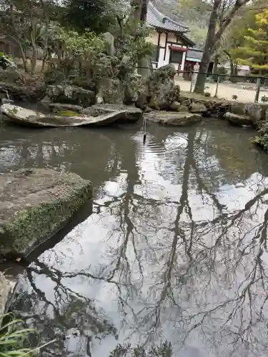 佐志八幡宮（佐志八幡神社）の{uncategorized: "未分類", other: "その他", undefined: "問題あり", building: "その他建物", grave: "お墓", sacred_gate: "鳥居", guardian: "狛犬", statue: "像", buddha: "仏像", history: "歴史", nature: "自然", garden: "庭園", animal: "動物", pagoda: "塔", temizu: "手水舎", mountain_gate: "山門・神門", sanctuary: "本殿・本堂", subordinate: "末社・摂社", art: "芸術", scenery: "景色", jizo: "地蔵", ema: "絵馬", goshuin: "御朱印", omikuji: "おみくじ", items: "授与品その他", amulet: "お守り", goshuincho: "御朱印帳", eats: "食事", festival: "お祭り", votive_dance: "神楽", shichigosan: "七五三参", wedding: "結婚式", experience: "体験その他", initially: "初詣", around: "周辺", anti_infection: "感染症対策"}