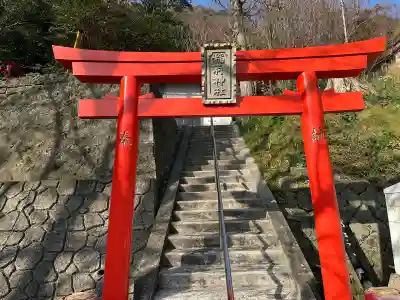 三社神社の{uncategorized: "未分類", other: "その他", undefined: "問題あり", building: "その他建物", grave: "お墓", sacred_gate: "鳥居", guardian: "狛犬", statue: "像", buddha: "仏像", history: "歴史", nature: "自然", garden: "庭園", animal: "動物", pagoda: "塔", temizu: "手水舎", mountain_gate: "山門・神門", sanctuary: "本殿・本堂", subordinate: "末社・摂社", art: "芸術", scenery: "景色", jizo: "地蔵", ema: "絵馬", goshuin: "御朱印", omikuji: "おみくじ", items: "授与品その他", amulet: "お守り", goshuincho: "御朱印帳", eats: "食事", festival: "お祭り", votive_dance: "神楽", shichigosan: "七五三参", wedding: "結婚式", experience: "体験その他", initially: "初詣", around: "周辺", anti_infection: "感染症対策"}