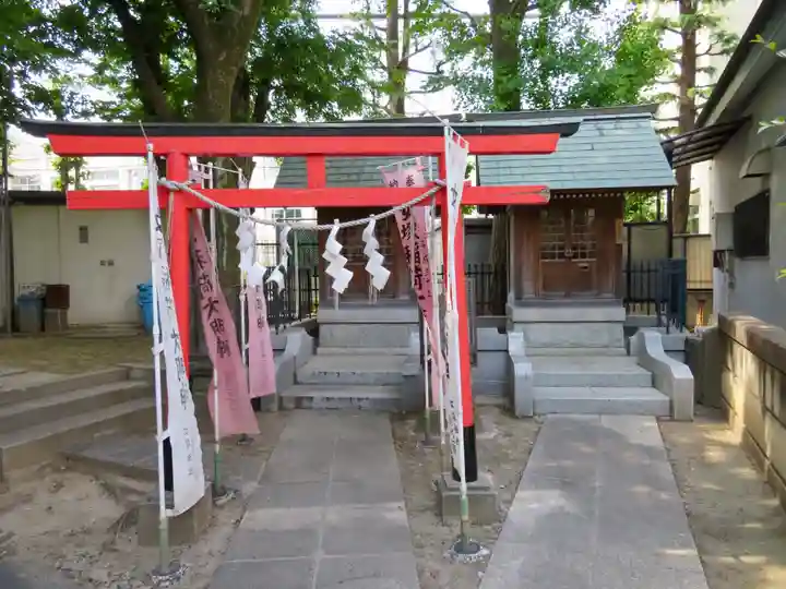 女塚神社の末社・摂社
