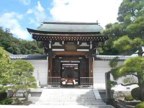 天嶽院の山門