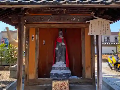 西新井大師総持寺の地蔵