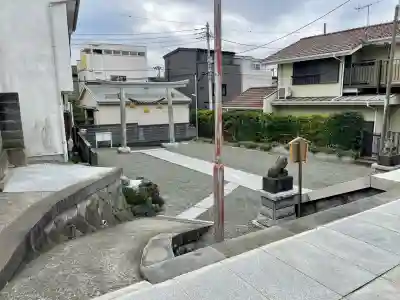 諏訪仮宮の{uncategorized: "未分類", other: "その他", undefined: "問題あり", building: "その他建物", grave: "お墓", sacred_gate: "鳥居", guardian: "狛犬", statue: "像", buddha: "仏像", history: "歴史", nature: "自然", garden: "庭園", animal: "動物", pagoda: "塔", temizu: "手水舎", mountain_gate: "山門・神門", sanctuary: "本殿・本堂", subordinate: "末社・摂社", art: "芸術", scenery: "景色", jizo: "地蔵", ema: "絵馬", goshuin: "御朱印", omikuji: "おみくじ", items: "授与品その他", amulet: "お守り", goshuincho: "御朱印帳", eats: "食事", festival: "お祭り", votive_dance: "神楽", shichigosan: "七五三参", wedding: "結婚式", experience: "体験その他", initially: "初詣", around: "周辺", anti_infection: "感染症対策"}