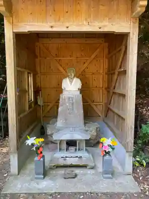 霊山寺の像