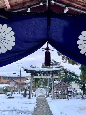 大宮賣神社の{uncategorized: "未分類", other: "その他", undefined: "問題あり", building: "その他建物", grave: "お墓", sacred_gate: "鳥居", guardian: "狛犬", statue: "像", buddha: "仏像", history: "歴史", nature: "自然", garden: "庭園", animal: "動物", pagoda: "塔", temizu: "手水舎", mountain_gate: "山門・神門", sanctuary: "本殿・本堂", subordinate: "末社・摂社", art: "芸術", scenery: "景色", jizo: "地蔵", ema: "絵馬", goshuin: "御朱印", omikuji: "おみくじ", items: "授与品その他", amulet: "お守り", goshuincho: "御朱印帳", eats: "食事", festival: "お祭り", votive_dance: "神楽", shichigosan: "七五三参", wedding: "結婚式", experience: "体験その他", initially: "初詣", around: "周辺", anti_infection: "感染症対策"}