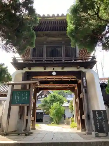 天寧寺の山門