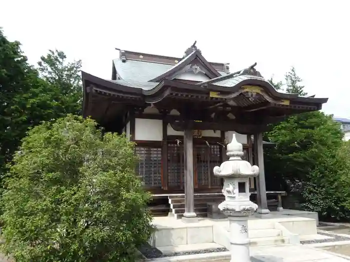 諏訪神社の本殿