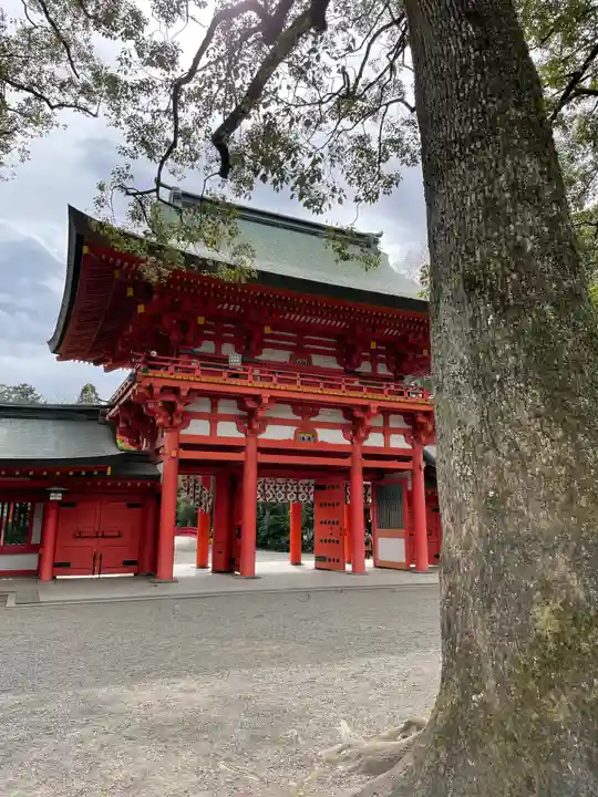 武蔵一宮氷川神社の山門・神門