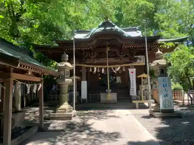 座間神社の本殿・本堂