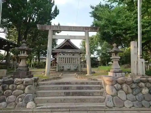 神明社の鳥居