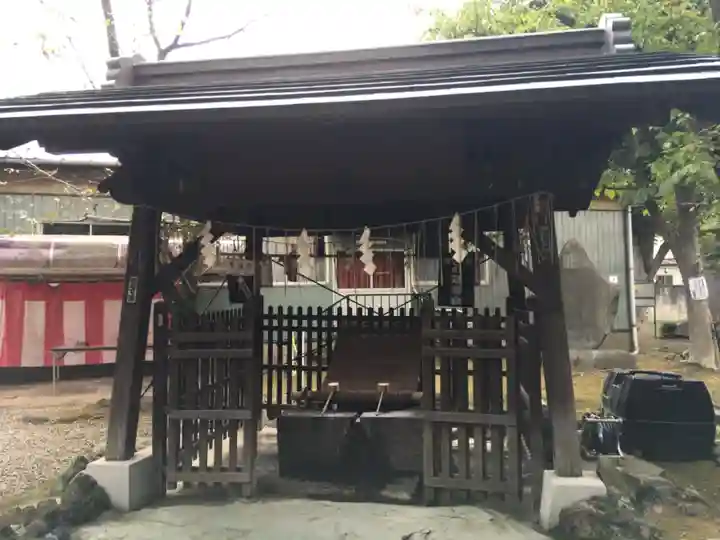 三囲神社の手水舎