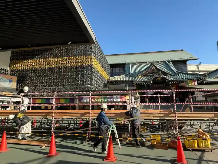 成田山深川不動堂(新勝寺東京別院)の{uncategorized: "未分類", other: "その他", undefined: "問題あり", building: "その他建物", grave: "お墓", sacred_gate: "鳥居", guardian: "狛犬", statue: "像", buddha: "仏像", history: "歴史", nature: "自然", garden: "庭園", animal: "動物", pagoda: "塔", temizu: "手水舎", mountain_gate: "山門・神門", sanctuary: "本殿・本堂", subordinate: "末社・摂社", art: "芸術", scenery: "景色", jizo: "地蔵", ema: "絵馬", goshuin: "御朱印", omikuji: "おみくじ", items: "授与品その他", amulet: "お守り", goshuincho: "御朱印帳", eats: "食事", festival: "お祭り", votive_dance: "神楽", shichigosan: "七五三参", wedding: "結婚式", experience: "体験その他", initially: "初詣", around: "周辺", anti_infection: "感染症対策"}