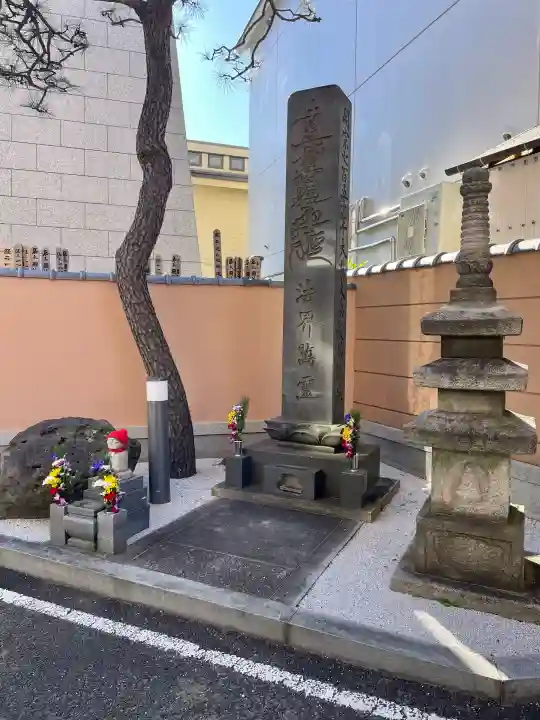 常楽寺の{uncategorized: "未分類", other: "その他", undefined: "問題あり", building: "その他建物", grave: "お墓", sacred_gate: "鳥居", guardian: "狛犬", statue: "像", buddha: "仏像", history: "歴史", nature: "自然", garden: "庭園", animal: "動物", pagoda: "塔", temizu: "手水舎", mountain_gate: "山門・神門", sanctuary: "本殿・本堂", subordinate: "末社・摂社", art: "芸術", scenery: "景色", jizo: "地蔵", ema: "絵馬", goshuin: "御朱印", omikuji: "おみくじ", items: "授与品その他", amulet: "お守り", goshuincho: "御朱印帳", eats: "食事", festival: "お祭り", votive_dance: "神楽", shichigosan: "七五三参", wedding: "結婚式", experience: "体験その他", initially: "初詣", around: "周辺", anti_infection: "感染症対策"}