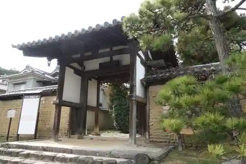 海龍王寺の山門