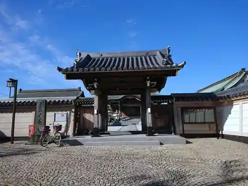 大念寺の山門