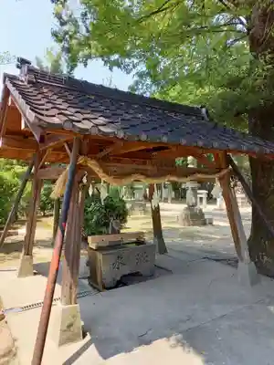大神神社(花池)の手水舎