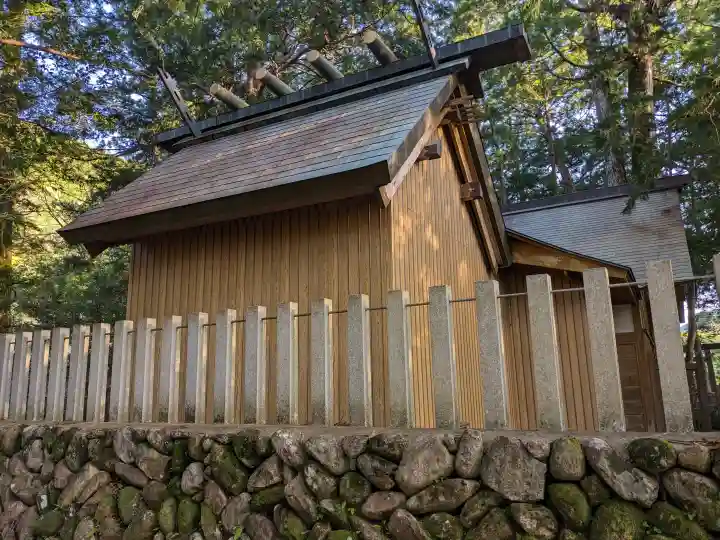 飛鳥神社の{uncategorized: "未分類", other: "その他", undefined: "問題あり", building: "その他建物", grave: "お墓", sacred_gate: "鳥居", guardian: "狛犬", statue: "像", buddha: "仏像", history: "歴史", nature: "自然", garden: "庭園", animal: "動物", pagoda: "塔", temizu: "手水舎", mountain_gate: "山門・神門", sanctuary: "本殿・本堂", subordinate: "末社・摂社", art: "芸術", scenery: "景色", jizo: "地蔵", ema: "絵馬", goshuin: "御朱印", omikuji: "おみくじ", items: "授与品その他", amulet: "お守り", goshuincho: "御朱印帳", eats: "食事", festival: "お祭り", votive_dance: "神楽", shichigosan: "七五三参", wedding: "結婚式", experience: "体験その他", initially: "初詣", around: "周辺", anti_infection: "感染症対策"}