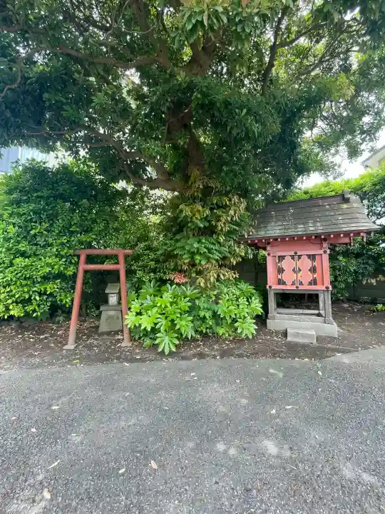 本興寺の{uncategorized: "未分類", other: "その他", undefined: "問題あり", building: "その他建物", grave: "お墓", sacred_gate: "鳥居", guardian: "狛犬", statue: "像", buddha: "仏像", history: "歴史", nature: "自然", garden: "庭園", animal: "動物", pagoda: "塔", temizu: "手水舎", mountain_gate: "山門・神門", sanctuary: "本殿・本堂", subordinate: "末社・摂社", art: "芸術", scenery: "景色", jizo: "地蔵", ema: "絵馬", goshuin: "御朱印", omikuji: "おみくじ", items: "授与品その他", amulet: "お守り", goshuincho: "御朱印帳", eats: "食事", festival: "お祭り", votive_dance: "神楽", shichigosan: "七五三参", wedding: "結婚式", experience: "体験その他", initially: "初詣", around: "周辺", anti_infection: "感染症対策"}