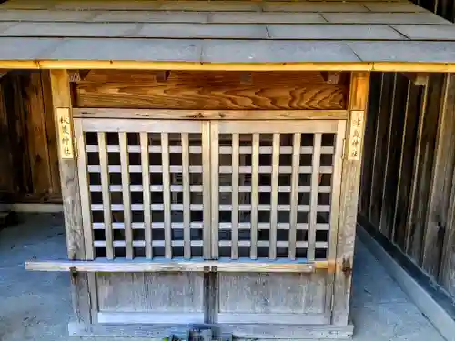 豊川進雄神社の末社・摂社