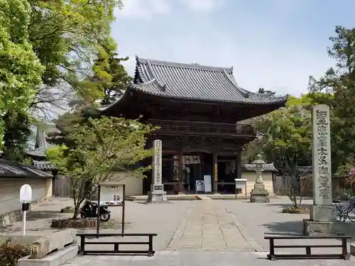 鶴林寺の山門