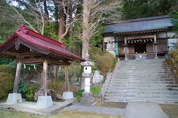 青渭神社里宮の手水舎