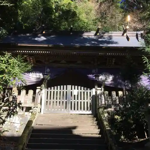 小国両神社の本殿