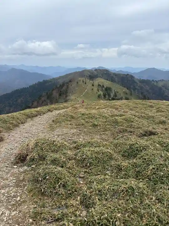 劔山本宮宝蔵石神社(徳島県)