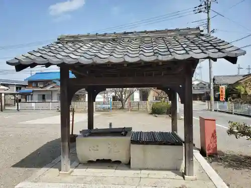 東日尊神社の手水舎