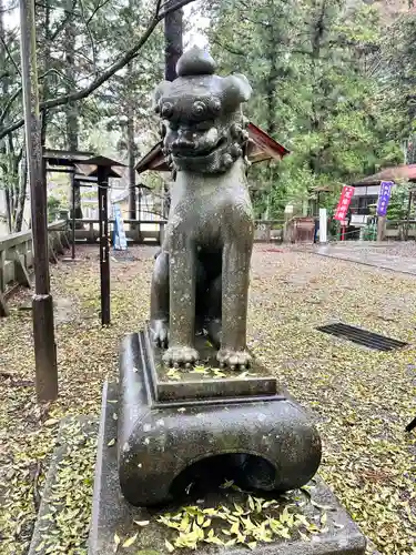 郊戸八幡宮の狛犬