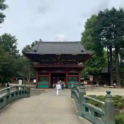根津神社の山門・神門