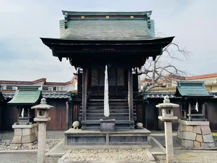 八坂神社の{uncategorized: "未分類", other: "その他", undefined: "問題あり", building: "その他建物", grave: "お墓", sacred_gate: "鳥居", guardian: "狛犬", statue: "像", buddha: "仏像", history: "歴史", nature: "自然", garden: "庭園", animal: "動物", pagoda: "塔", temizu: "手水舎", mountain_gate: "山門・神門", sanctuary: "本殿・本堂", subordinate: "末社・摂社", art: "芸術", scenery: "景色", jizo: "地蔵", ema: "絵馬", goshuin: "御朱印", omikuji: "おみくじ", items: "授与品その他", amulet: "お守り", goshuincho: "御朱印帳", eats: "食事", festival: "お祭り", votive_dance: "神楽", shichigosan: "七五三参", wedding: "結婚式", experience: "体験その他", initially: "初詣", around: "周辺", anti_infection: "感染症対策"}