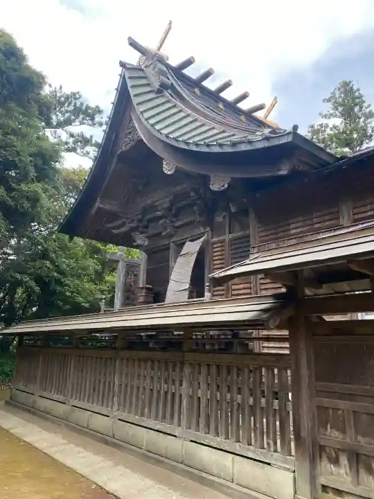 雷神社の{uncategorized: "未分類", other: "その他", undefined: "問題あり", building: "その他建物", grave: "お墓", sacred_gate: "鳥居", guardian: "狛犬", statue: "像", buddha: "仏像", history: "歴史", nature: "自然", garden: "庭園", animal: "動物", pagoda: "塔", temizu: "手水舎", mountain_gate: "山門・神門", sanctuary: "本殿・本堂", subordinate: "末社・摂社", art: "芸術", scenery: "景色", jizo: "地蔵", ema: "絵馬", goshuin: "御朱印", omikuji: "おみくじ", items: "授与品その他", amulet: "お守り", goshuincho: "御朱印帳", eats: "食事", festival: "お祭り", votive_dance: "神楽", shichigosan: "七五三参", wedding: "結婚式", experience: "体験その他", initially: "初詣", around: "周辺", anti_infection: "感染症対策"}