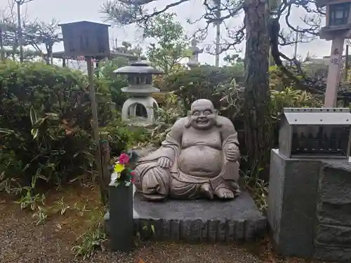 御沢神社の像