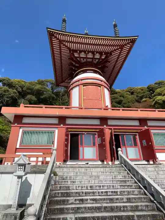 薬王寺の{uncategorized: "未分類", other: "その他", undefined: "問題あり", building: "その他建物", grave: "お墓", sacred_gate: "鳥居", guardian: "狛犬", statue: "像", buddha: "仏像", history: "歴史", nature: "自然", garden: "庭園", animal: "動物", pagoda: "塔", temizu: "手水舎", mountain_gate: "山門・神門", sanctuary: "本殿・本堂", subordinate: "末社・摂社", art: "芸術", scenery: "景色", jizo: "地蔵", ema: "絵馬", goshuin: "御朱印", omikuji: "おみくじ", items: "授与品その他", amulet: "お守り", goshuincho: "御朱印帳", eats: "食事", festival: "お祭り", votive_dance: "神楽", shichigosan: "七五三参", wedding: "結婚式", experience: "体験その他", initially: "初詣", around: "周辺", anti_infection: "感染症対策"}