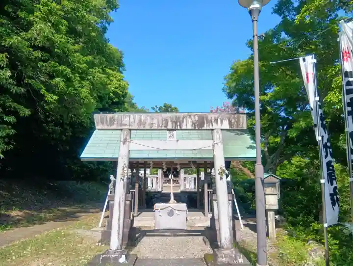 龍神神社の{uncategorized: "未分類", other: "その他", undefined: "問題あり", building: "その他建物", grave: "お墓", sacred_gate: "鳥居", guardian: "狛犬", statue: "像", buddha: "仏像", history: "歴史", nature: "自然", garden: "庭園", animal: "動物", pagoda: "塔", temizu: "手水舎", mountain_gate: "山門・神門", sanctuary: "本殿・本堂", subordinate: "末社・摂社", art: "芸術", scenery: "景色", jizo: "地蔵", ema: "絵馬", goshuin: "御朱印", omikuji: "おみくじ", items: "授与品その他", amulet: "お守り", goshuincho: "御朱印帳", eats: "食事", festival: "お祭り", votive_dance: "神楽", shichigosan: "七五三参", wedding: "結婚式", experience: "体験その他", initially: "初詣", around: "周辺", anti_infection: "感染症対策"}