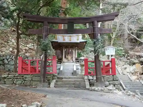 金華山黄金山神社の鳥居