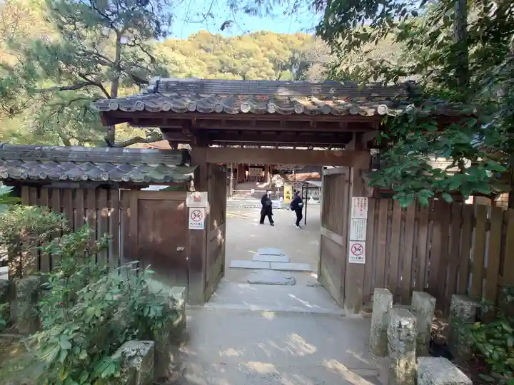 宇治上神社の山門・神門