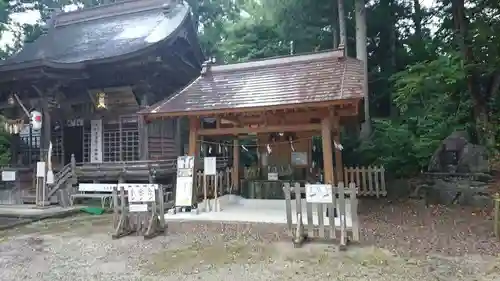秈荷神社の手水舎