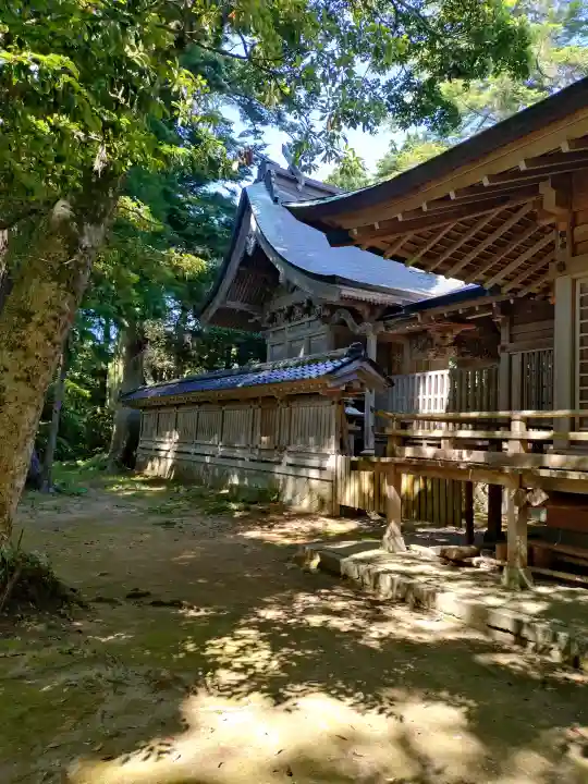 倭文神社の{uncategorized: "未分類", other: "その他", undefined: "問題あり", building: "その他建物", grave: "お墓", sacred_gate: "鳥居", guardian: "狛犬", statue: "像", buddha: "仏像", history: "歴史", nature: "自然", garden: "庭園", animal: "動物", pagoda: "塔", temizu: "手水舎", mountain_gate: "山門・神門", sanctuary: "本殿・本堂", subordinate: "末社・摂社", art: "芸術", scenery: "景色", jizo: "地蔵", ema: "絵馬", goshuin: "御朱印", omikuji: "おみくじ", items: "授与品その他", amulet: "お守り", goshuincho: "御朱印帳", eats: "食事", festival: "お祭り", votive_dance: "神楽", shichigosan: "七五三参", wedding: "結婚式", experience: "体験その他", initially: "初詣", around: "周辺", anti_infection: "感染症対策"}