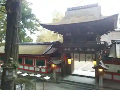 石上神宮の山門・神門