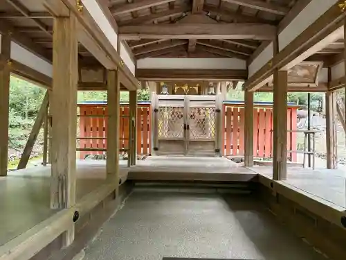 大田神社（賀茂別雷神社境外摂社）の{uncategorized: "未分類", other: "その他", undefined: "問題あり", building: "その他建物", grave: "お墓", sacred_gate: "鳥居", guardian: "狛犬", statue: "像", buddha: "仏像", history: "歴史", nature: "自然", garden: "庭園", animal: "動物", pagoda: "塔", temizu: "手水舎", mountain_gate: "山門・神門", sanctuary: "本殿・本堂", subordinate: "末社・摂社", art: "芸術", scenery: "景色", jizo: "地蔵", ema: "絵馬", goshuin: "御朱印", omikuji: "おみくじ", items: "授与品その他", amulet: "お守り", goshuincho: "御朱印帳", eats: "食事", festival: "お祭り", votive_dance: "神楽", shichigosan: "七五三参", wedding: "結婚式", experience: "体験その他", initially: "初詣", around: "周辺", anti_infection: "感染症対策"}
