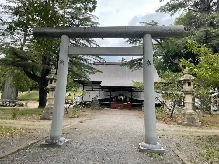 上田招魂社の{uncategorized: "未分類", other: "その他", undefined: "問題あり", building: "その他建物", grave: "お墓", sacred_gate: "鳥居", guardian: "狛犬", statue: "像", buddha: "仏像", history: "歴史", nature: "自然", garden: "庭園", animal: "動物", pagoda: "塔", temizu: "手水舎", mountain_gate: "山門・神門", sanctuary: "本殿・本堂", subordinate: "末社・摂社", art: "芸術", scenery: "景色", jizo: "地蔵", ema: "絵馬", goshuin: "御朱印", omikuji: "おみくじ", items: "授与品その他", amulet: "お守り", goshuincho: "御朱印帳", eats: "食事", festival: "お祭り", votive_dance: "神楽", shichigosan: "七五三参", wedding: "結婚式", experience: "体験その他", initially: "初詣", around: "周辺", anti_infection: "感染症対策"}