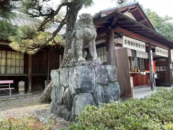 滋賀県護国神社の{uncategorized: "未分類", other: "その他", undefined: "問題あり", building: "その他建物", grave: "お墓", sacred_gate: "鳥居", guardian: "狛犬", statue: "像", buddha: "仏像", history: "歴史", nature: "自然", garden: "庭園", animal: "動物", pagoda: "塔", temizu: "手水舎", mountain_gate: "山門・神門", sanctuary: "本殿・本堂", subordinate: "末社・摂社", art: "芸術", scenery: "景色", jizo: "地蔵", ema: "絵馬", goshuin: "御朱印", omikuji: "おみくじ", items: "授与品その他", amulet: "お守り", goshuincho: "御朱印帳", eats: "食事", festival: "お祭り", votive_dance: "神楽", shichigosan: "七五三参", wedding: "結婚式", experience: "体験その他", initially: "初詣", around: "周辺", anti_infection: "感染症対策"}