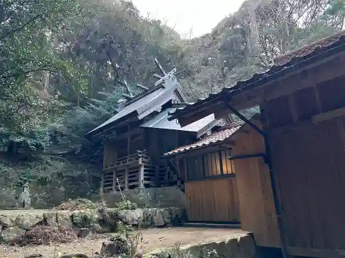 御津神社の{uncategorized: "未分類", other: "その他", undefined: "問題あり", building: "その他建物", grave: "お墓", sacred_gate: "鳥居", guardian: "狛犬", statue: "像", buddha: "仏像", history: "歴史", nature: "自然", garden: "庭園", animal: "動物", pagoda: "塔", temizu: "手水舎", mountain_gate: "山門・神門", sanctuary: "本殿・本堂", subordinate: "末社・摂社", art: "芸術", scenery: "景色", jizo: "地蔵", ema: "絵馬", goshuin: "御朱印", omikuji: "おみくじ", items: "授与品その他", amulet: "お守り", goshuincho: "御朱印帳", eats: "食事", festival: "お祭り", votive_dance: "神楽", shichigosan: "七五三参", wedding: "結婚式", experience: "体験その他", initially: "初詣", around: "周辺", anti_infection: "感染症対策"}